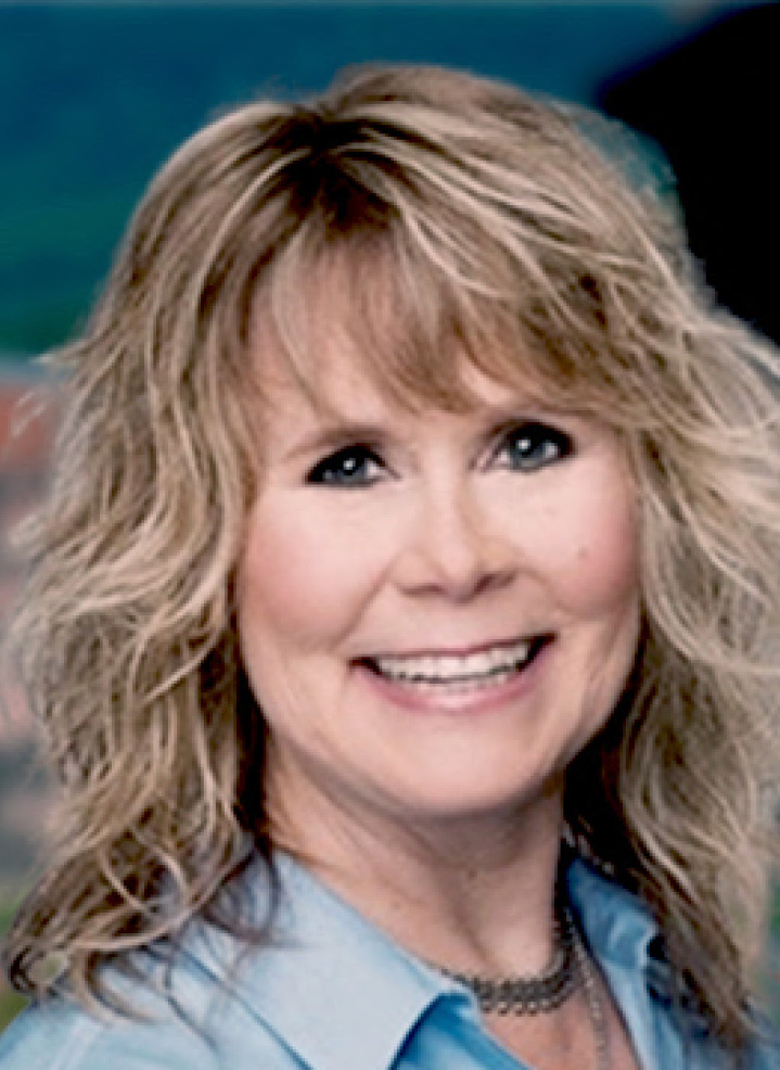 HEADSHOT_Gellatly_Laura_NelsonBC.jpf