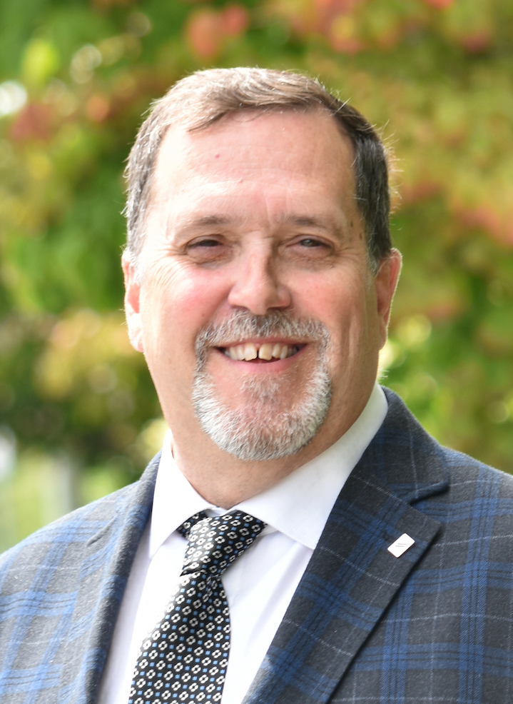 CVR_mark_middleton-719x986